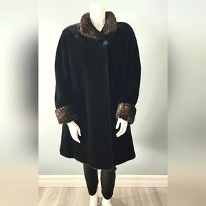 [16] Novelti Black & Brown Luxurious Faux Fur Coat